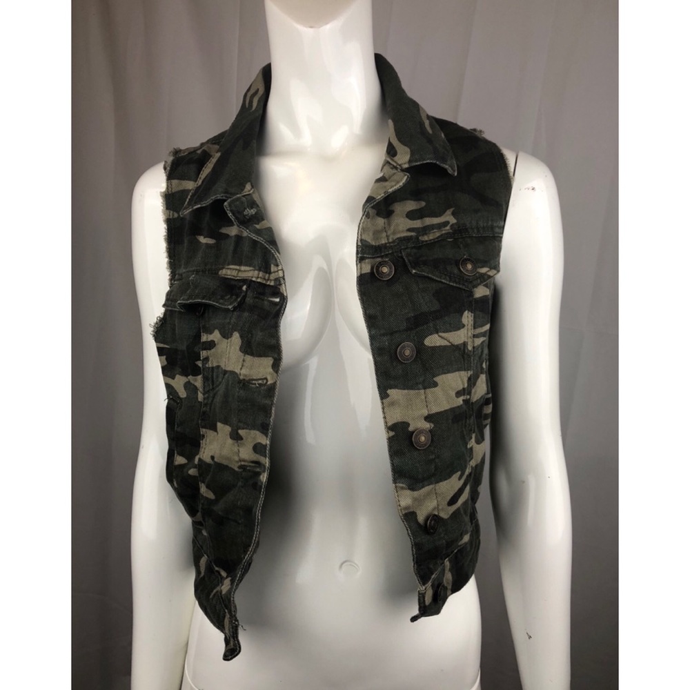 Camo Vest Size Medium